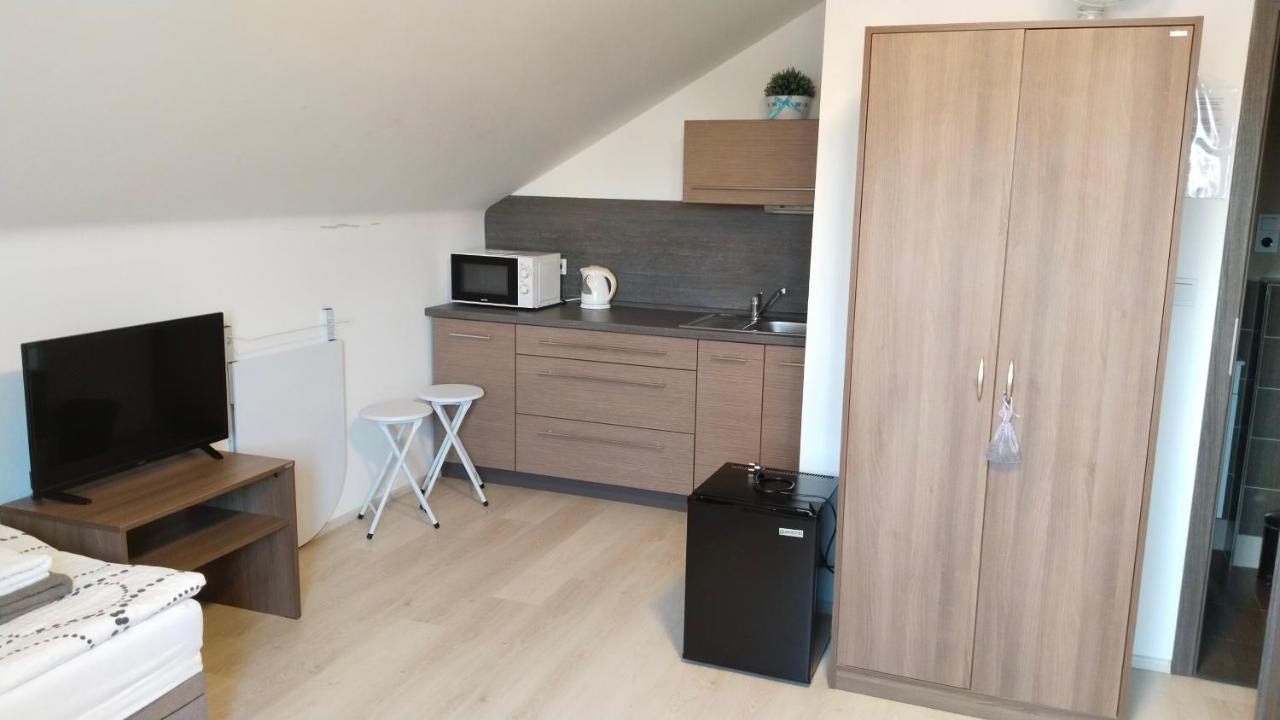 Penzion U Brazdu Ivancice Buitenkant foto